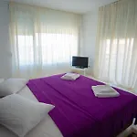 Bougainville Bay * Sarandë