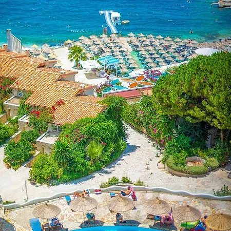 Bougainville Bay Sarandë