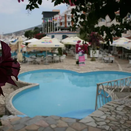 Bougainville Bay * Sarandë