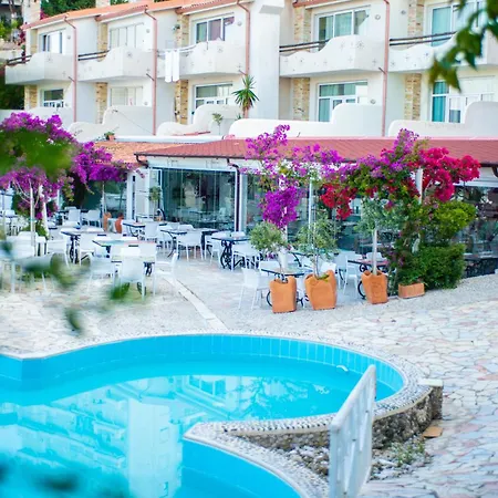 Bougainville Bay Sarandë