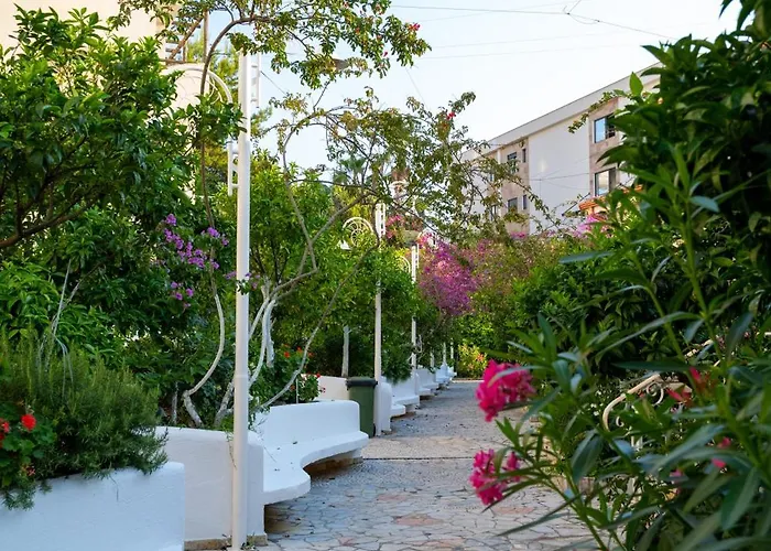 Bougainville Bay Sarandë